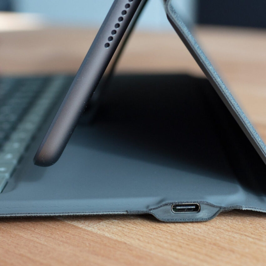 Zagg Messenger Folio 2 (Tablet Keyboard & Case)